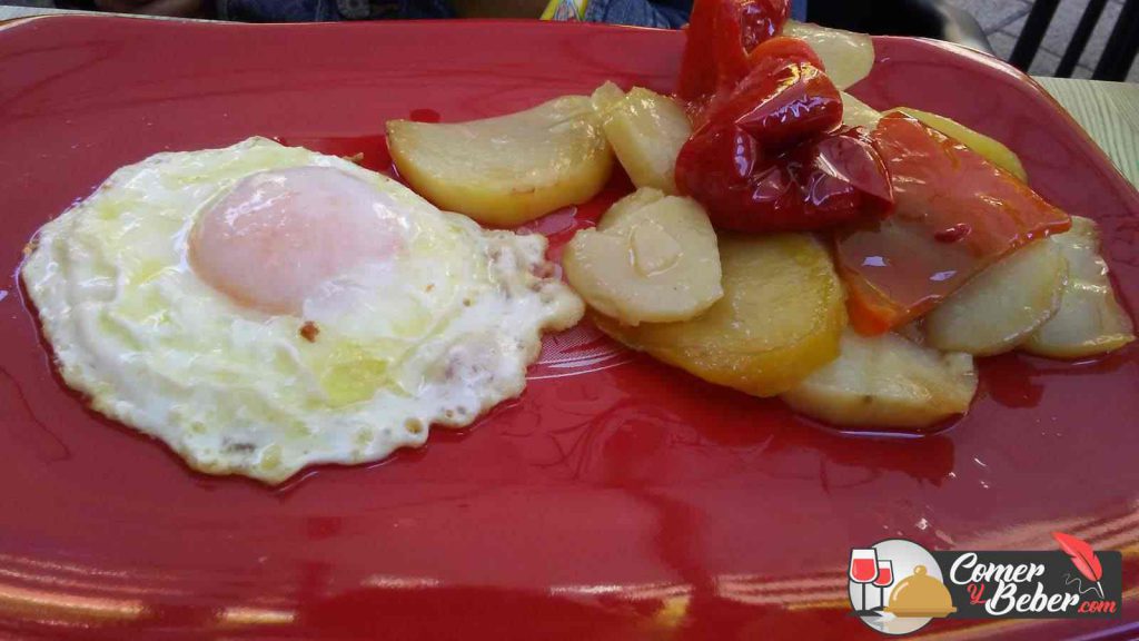 huevo con patatas