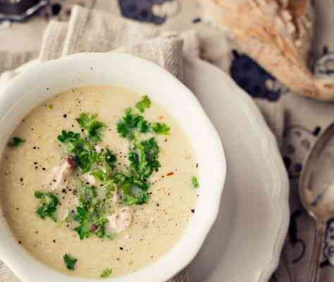 Sopa cremosa de pollo y puerro